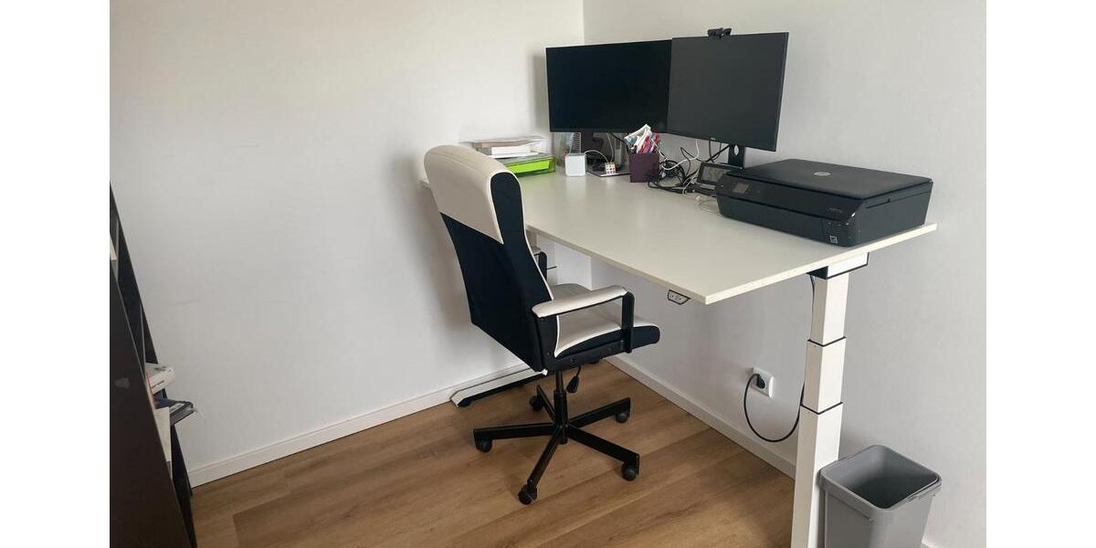 Etagenwohnung Berlin Hellersdorf - 4 Zimmer, 85 m&sup2;, 1.700&euro; | Angebot:26042702