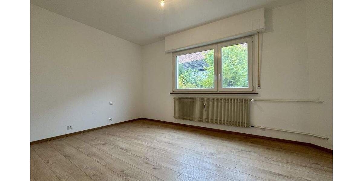 +++ Renovierte 3-Zimmer-Wohnung mit großem Garten am Altstadtrand +++ 3 zimmer