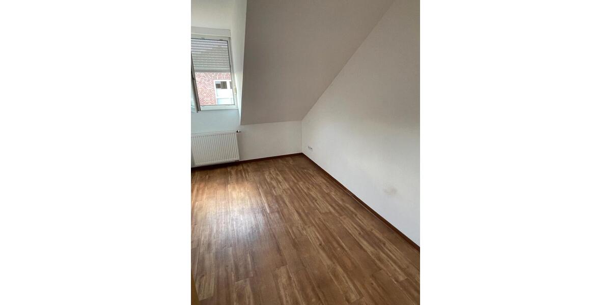 Dachgeschoßwohnung Lingen (Ems) Damaschke - 3 Zimmer, 72 m&sup2;, 695&euro; | Angebot:26018139
