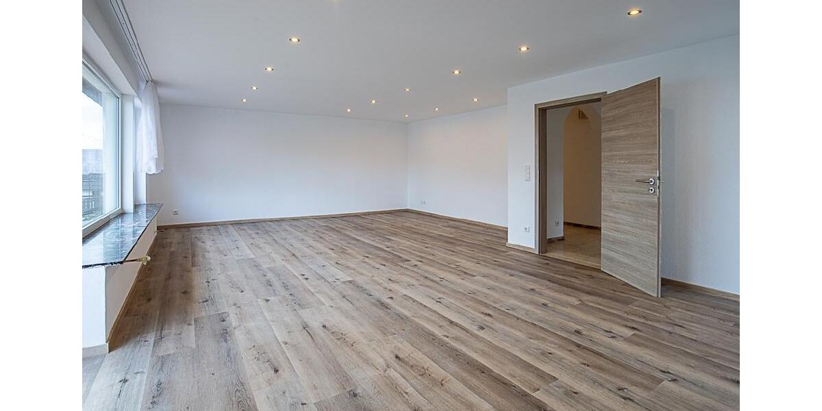 Etagenwohnung Hoffeld - 4 Zimmer, 121 m&sup2;, 780&euro; | Angebot:26498349