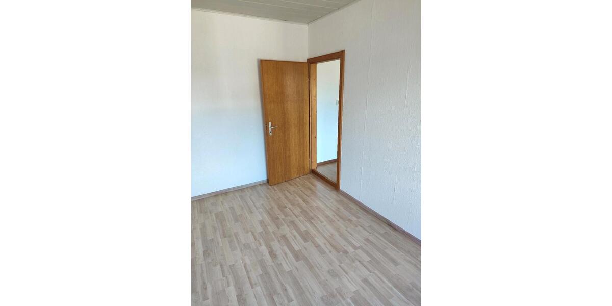 Etagenwohnung Hengersberg - 4 Zimmer, 90 m&sup2;, 500&euro; | Angebot:26693029