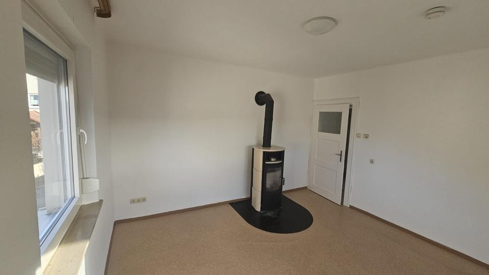 Einfamilienhaus Ebensfeld - 7 Zimmer, 135 m&sup2;, 900&euro; | Angebot:25170614