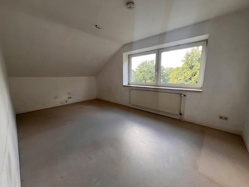 3-Raum-Wohnung im DG frei! zimmer