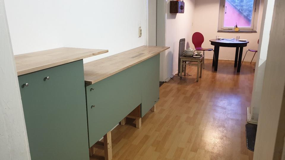 Renovierte, voll möblierte 75 qm DG Wohnung, 4 Zimmer, Küche, Bad 4 zimmer