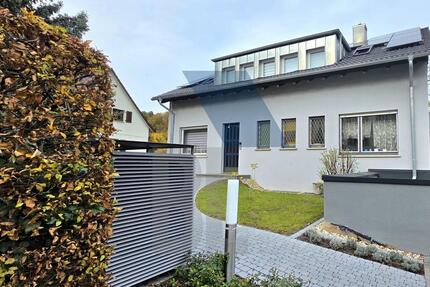 Wohnen mit Aussicht – charmante 2,5-Zimmer-Wohnung mit großem Balkon und Wohlfühlambiente 2 zimmer