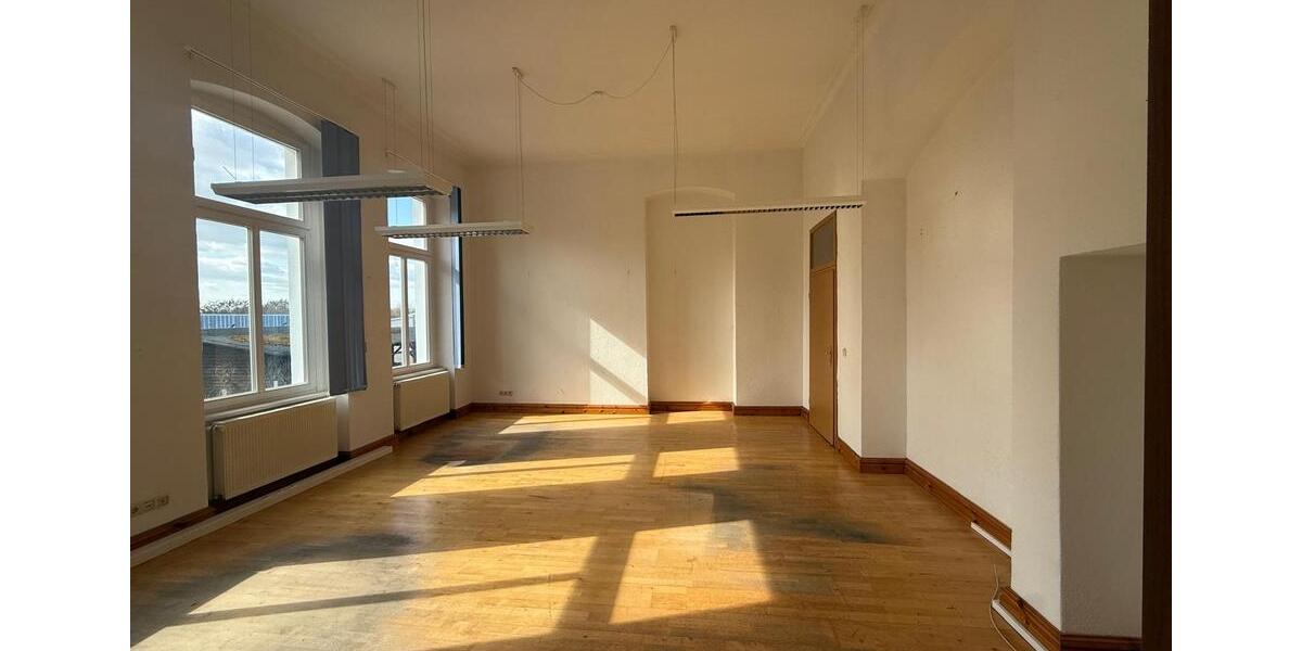 Etagenwohnung Egeln - 4 Zimmer, 203 m&sup2;, 970&euro; | Angebot:26195838