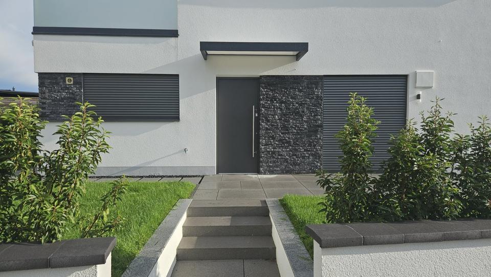 Moderne 2-Zimmer-Wohnung mit Terrasse und großzügigem Wohnbereich