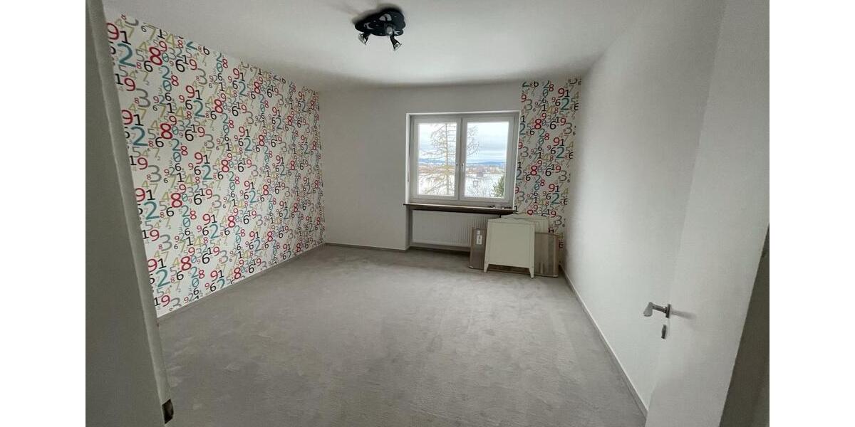 Einfamilienhaus Hof Christiansreuth - 9 Zimmer, 200 m&sup2;, 1.500&euro; | Angebot:26634673
