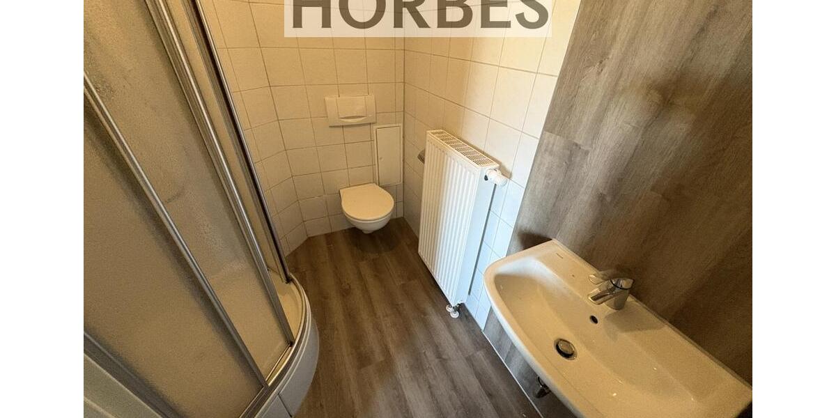 Etagenwohnung Glauchau - 1 Zimmer, 32 m&sup2;, 220&euro; | Angebot:25079476