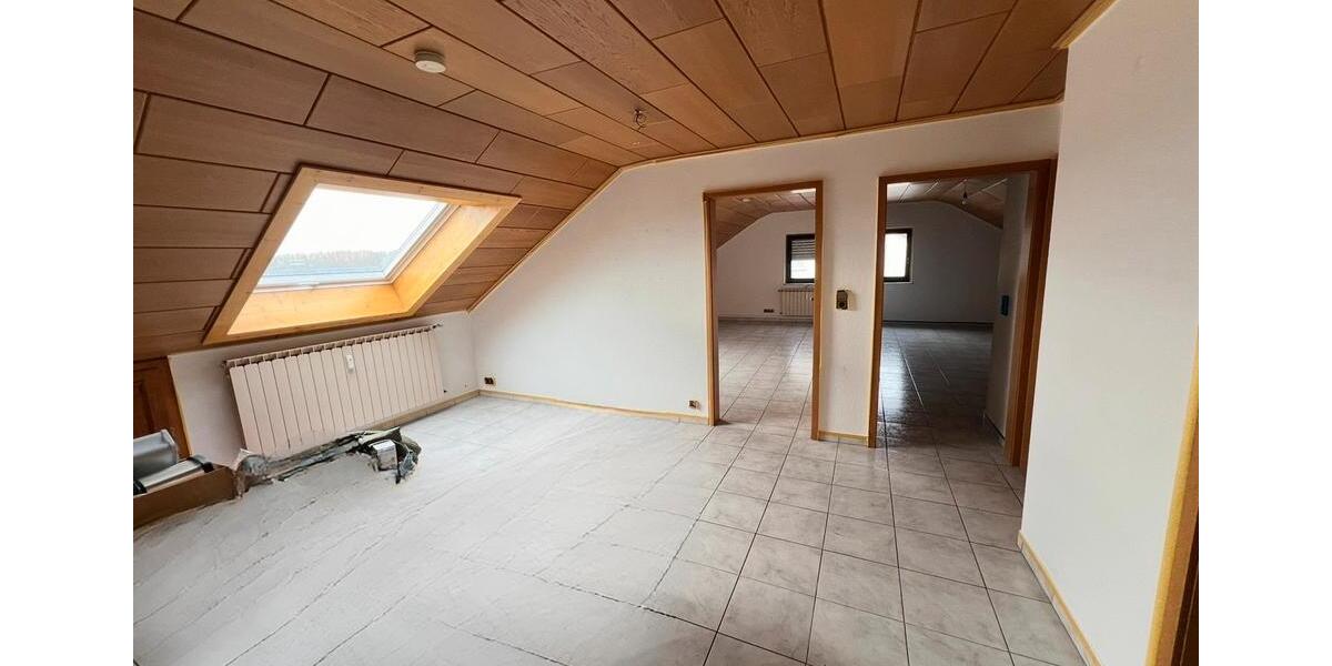 Dachgeschoßwohnung Erlenbach bei Marktheidenfeld - 3 Zimmer, 86 m&sup2;, 750&euro; | Angebot:25321405