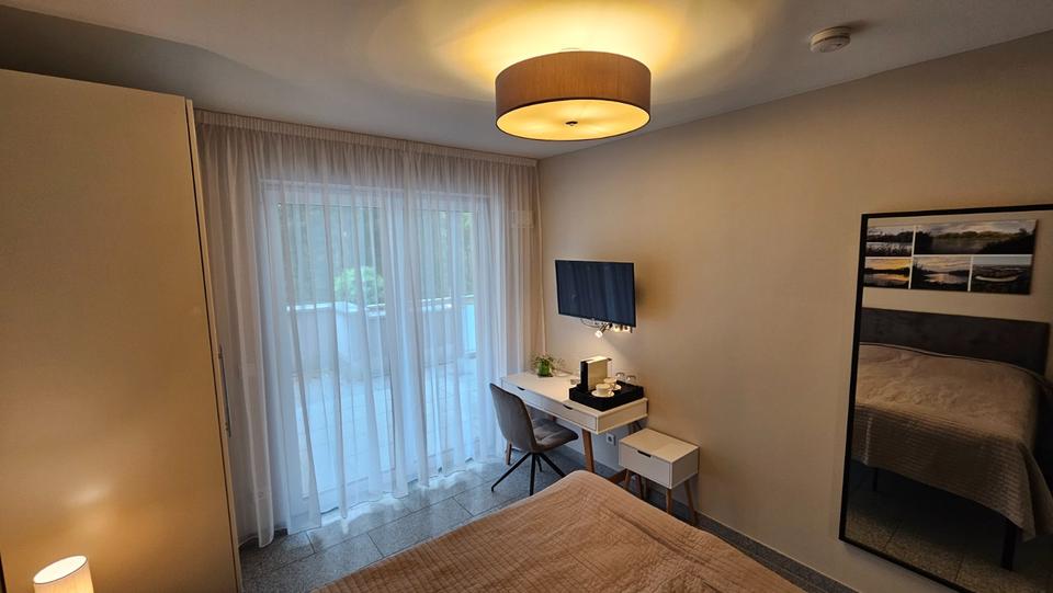 Gehoben ausgestattetes Komfortzimmer mit BadWC u.v.m. 1 zimmer