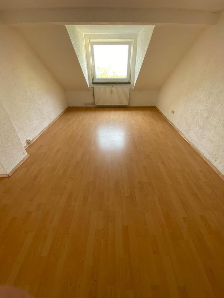 3ZKB - Wohnung mit seperatem Eingang & Balkon mit Top Ausblick