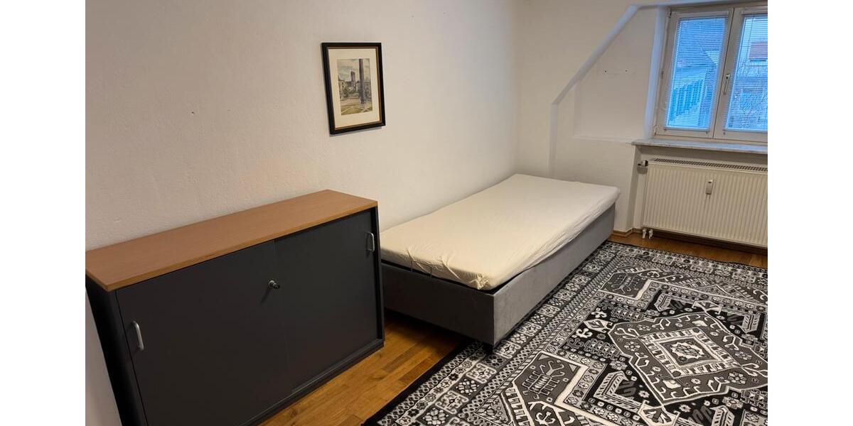 Wohnen auf Zeit Burgau - 4 Zimmer, 200 m&sup2;, 550&euro; | Angebot:24775073