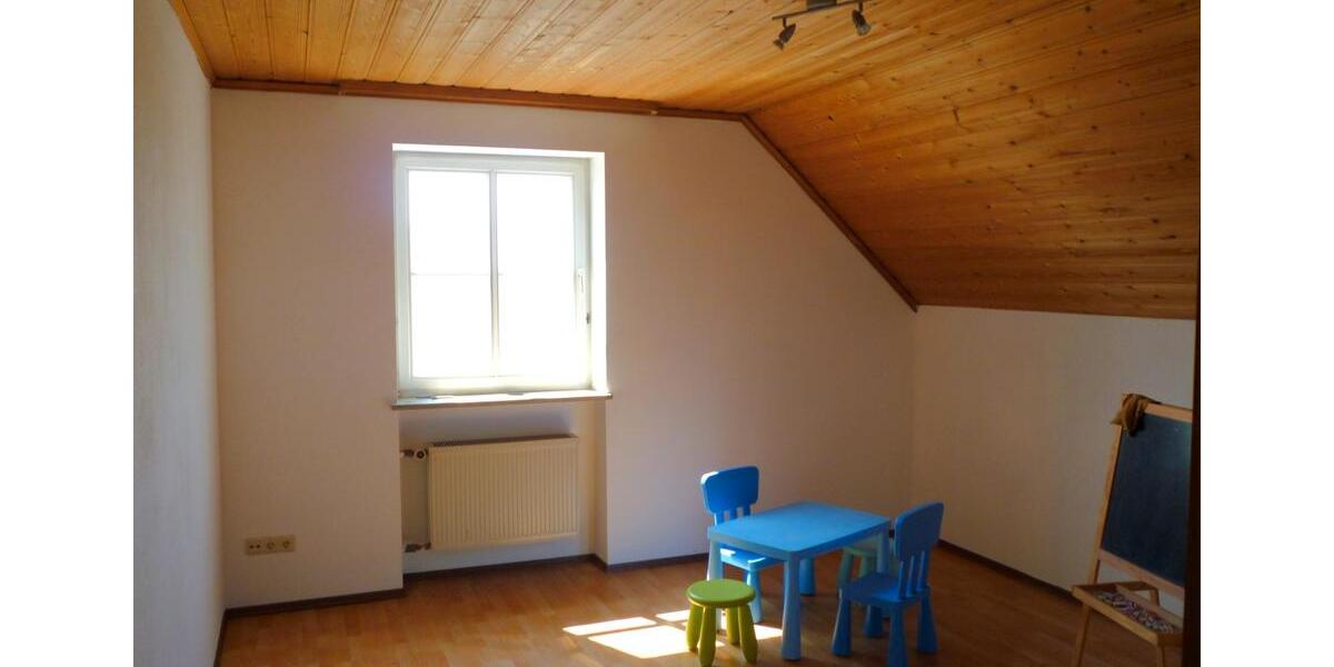 Etagenwohnung Aichen - 6 Zimmer, 202 m&sup2;, 990&euro; | Angebot:26261881
