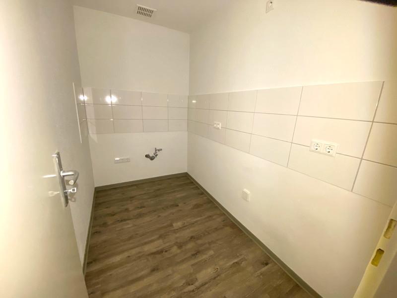 1-Zimmer-Wohnung mit Aufzug und neuem Duschbad direkt an der Oper zimmer