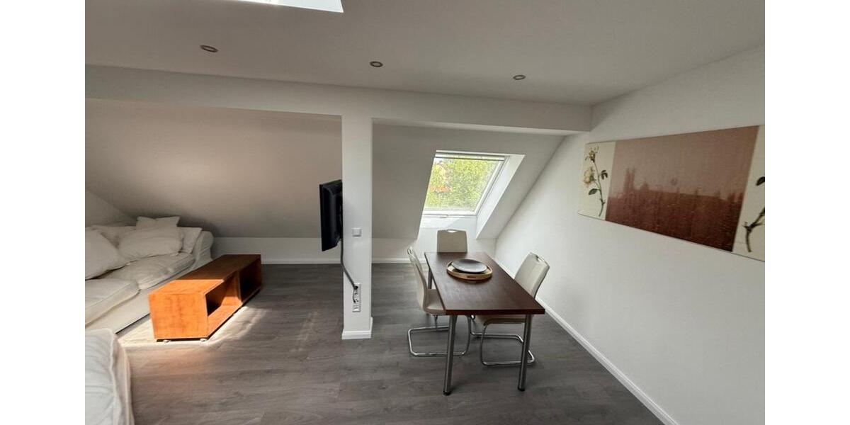 Vollmöblierete Helle 2-Zimmer-Dachgeschosswohnung 2 zimmer
