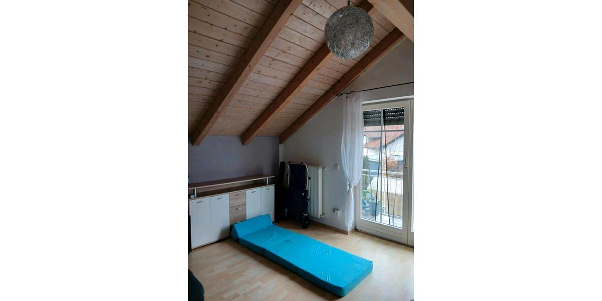 Dachgeschoßwohnung Landau an der Isar - 4 Zimmer, 100 m&sup2;, 700&euro; | Angebot:26067005