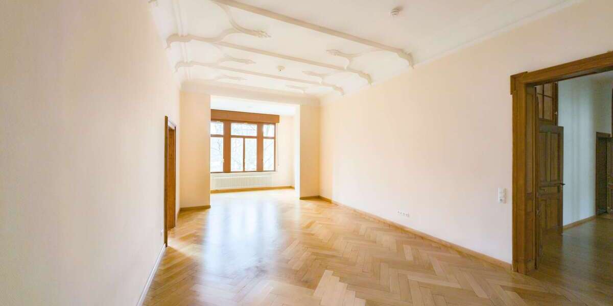 Wohnung zum Mieten in Plauen 1.100 € 240 m² 5 zimmer