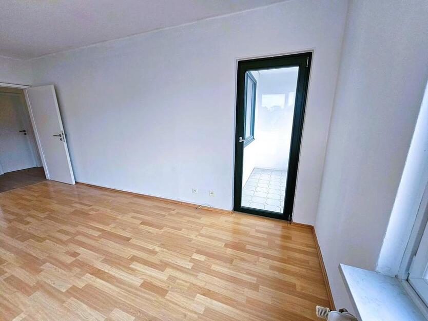 Helle, renovierte 3-Zi.-Wohnung mit Balkon im Altwarmbüchen 3 zimmer