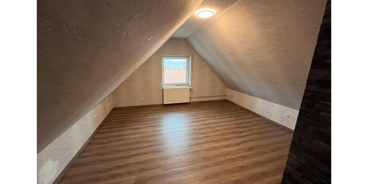 5 Zimmer Dachgeschoss- Maisonette Wohnung in Lünne 5 zimmer
