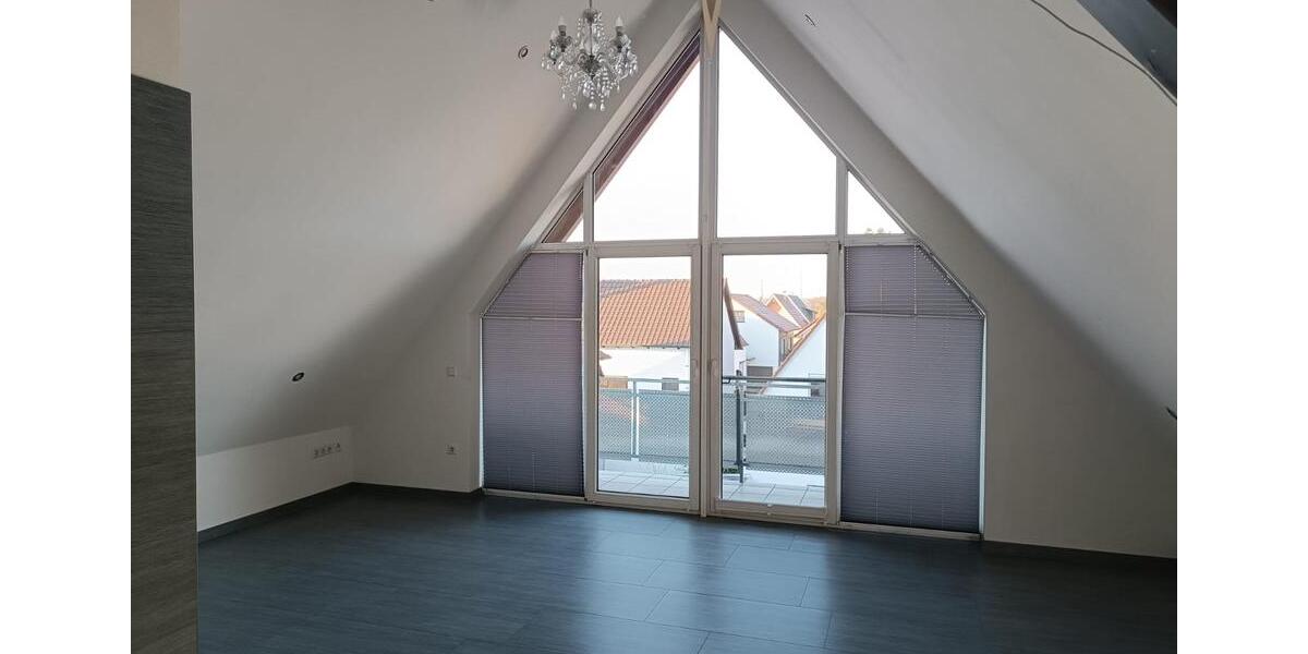 Dachgeschoßwohnung Rheinzabern - 2 Zimmer, 93 m&sup2;, 1.050&euro; | Angebot:24744183