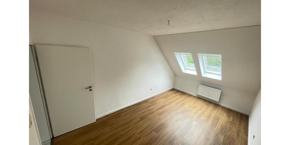 Doppelhaushälfte Papenburg - 4 Zimmer, 120 m&sup2;, 1.000&euro; | Angebot:25075760