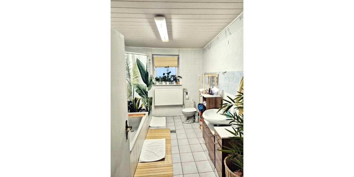 Hochparterre Hattersheim am Main - 3 Zimmer, 85 m&sup2;, 1.250&euro; | Angebot:25052923