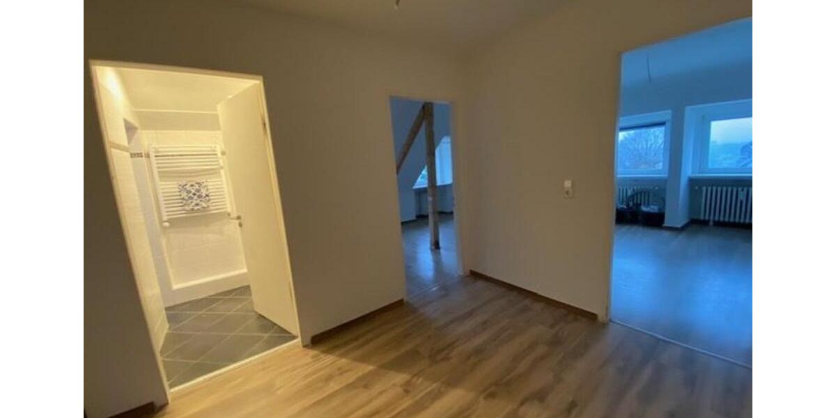 Dachgeschoßwohnung Wuppertal Lichtenplatz - 4 Zimmer, 70 m&sup2;, 510&euro; | Angebot:24715810