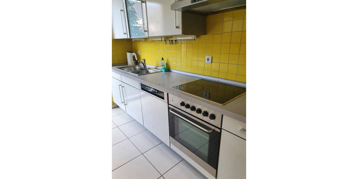 Etagenwohnung Frankfurt am Main Hausen - 4 Zimmer, 126 m&sup2;, 2.500&euro; | Angebot:26128326