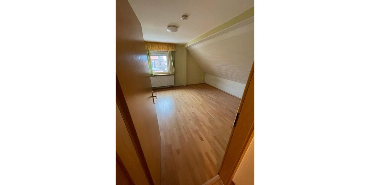 Etagenwohnung Duderstadt - 7 Zimmer, 140 m&sup2;, 1.160&euro; | Angebot:25902918