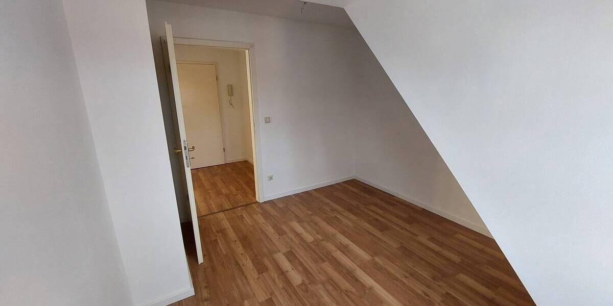 Etagenwohnung Roßwein - 3 Zimmer, 65 m&sup2;, 325&euro; | Angebot:25686207
