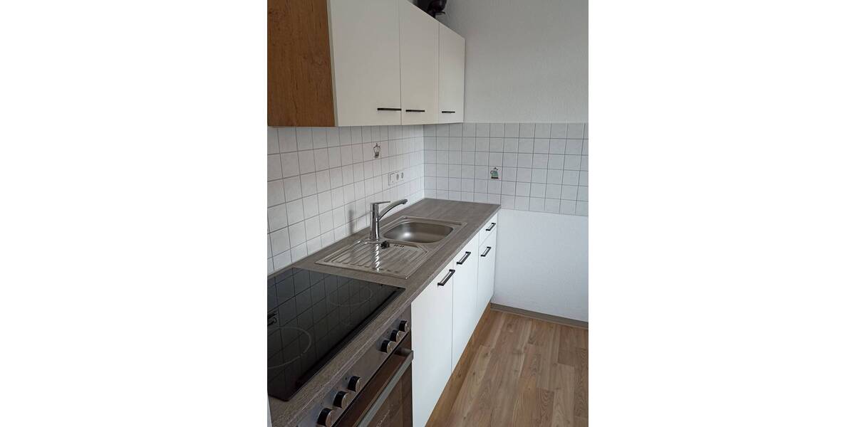 Etagenwohnung Reinsdorf - 3 Zimmer, 57 m&sup2;, 300&euro; | Angebot:23982053