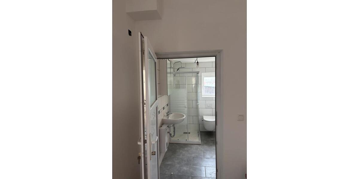 Kernsanierte Wohnung zu vermieten 4 zimmer