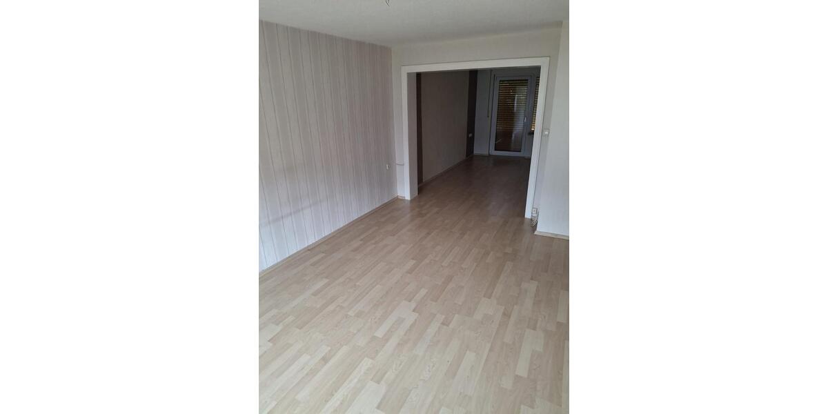 3 Zimmer Wohnung, Garage, Garten, Terasse, HR Holzhausen 3 zimmer