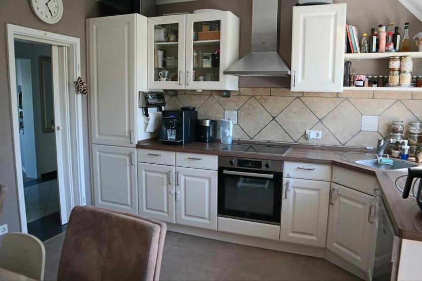 Helle frischrenovierte 3,5-Zimmer Maisonette-Wohnung zu vermieten zimmer