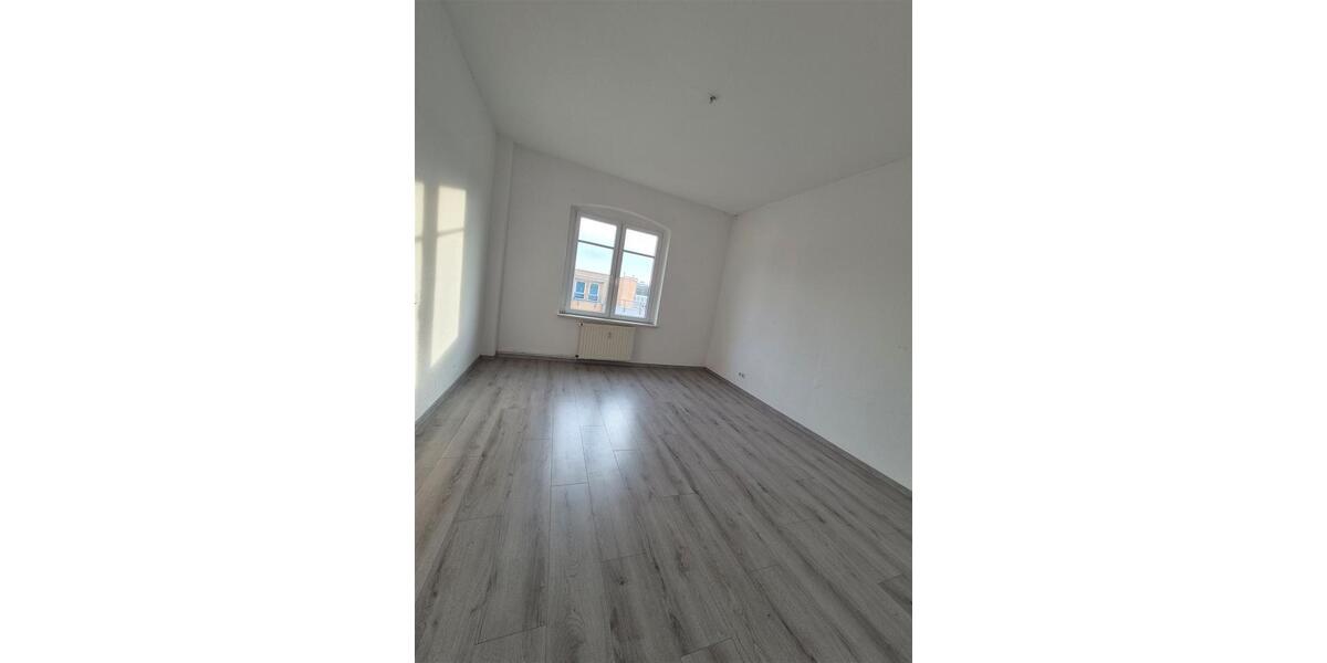 Etagenwohnung Mittweida - 3 Zimmer, 67 m&sup2;, 370&euro; | Angebot:24397265