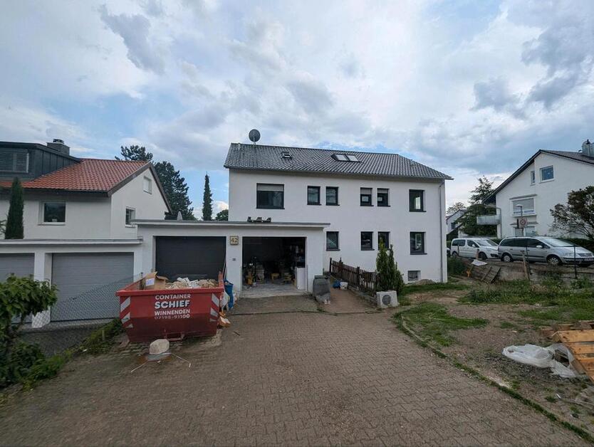 Helle, kernsanierte 3-Zimmer Wohnung (ideal 3er WG-500€Zimmer)