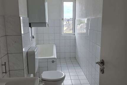 Wohnung Bad Nauheim - 2 Zimmer, 69 m&sup2;, 600&euro; | Angebot:26093491