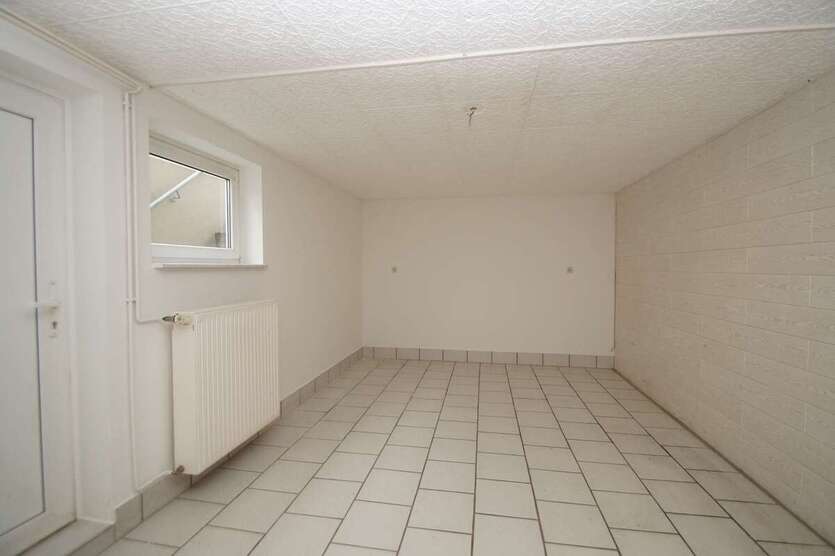 Familien aufgepasst! Schöne Doppelhaushälfte mit Keller + Stellplatz nahe Halle (Saale)! 4 zimmer