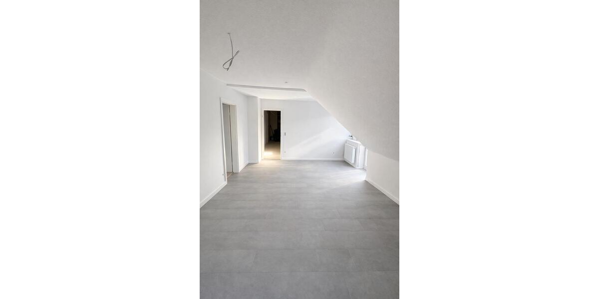 Dachgeschoßwohnung Springe - 3 Zimmer, 76 m&sup2;, 900&euro; | Angebot:25170078