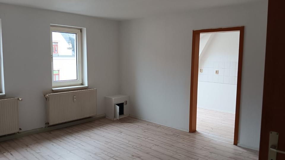 Dachgeschoßwohnung Freital - 3 Zimmer, 68 m&sup2;, 470&euro; | Angebot:25378460