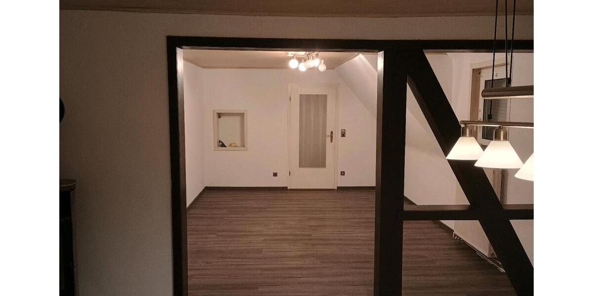 Etagenwohnung Eschenburg - 4 Zimmer, 126 m&sup2;, 1.200&euro; | Angebot:26618310