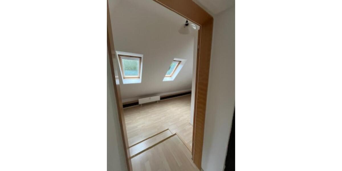 Dachgeschoßwohnung Muldenhammer - 2 Zimmer, 50 m&sup2;, 275&euro; | Angebot:22938332
