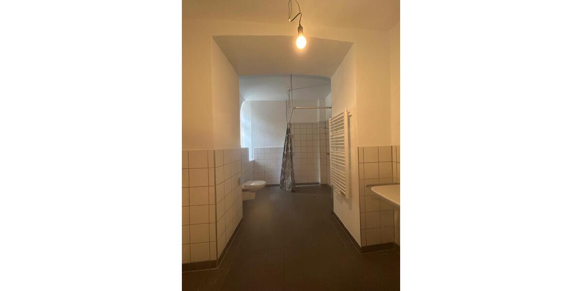 Erdgeschoßwohnung Deggendorf - 3 Zimmer, 122 m&sup2;, 1.099&euro; | Angebot:25185404