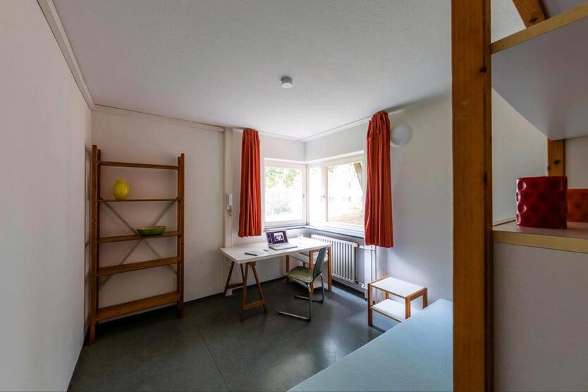 Room in Allmandring student dorm availabld