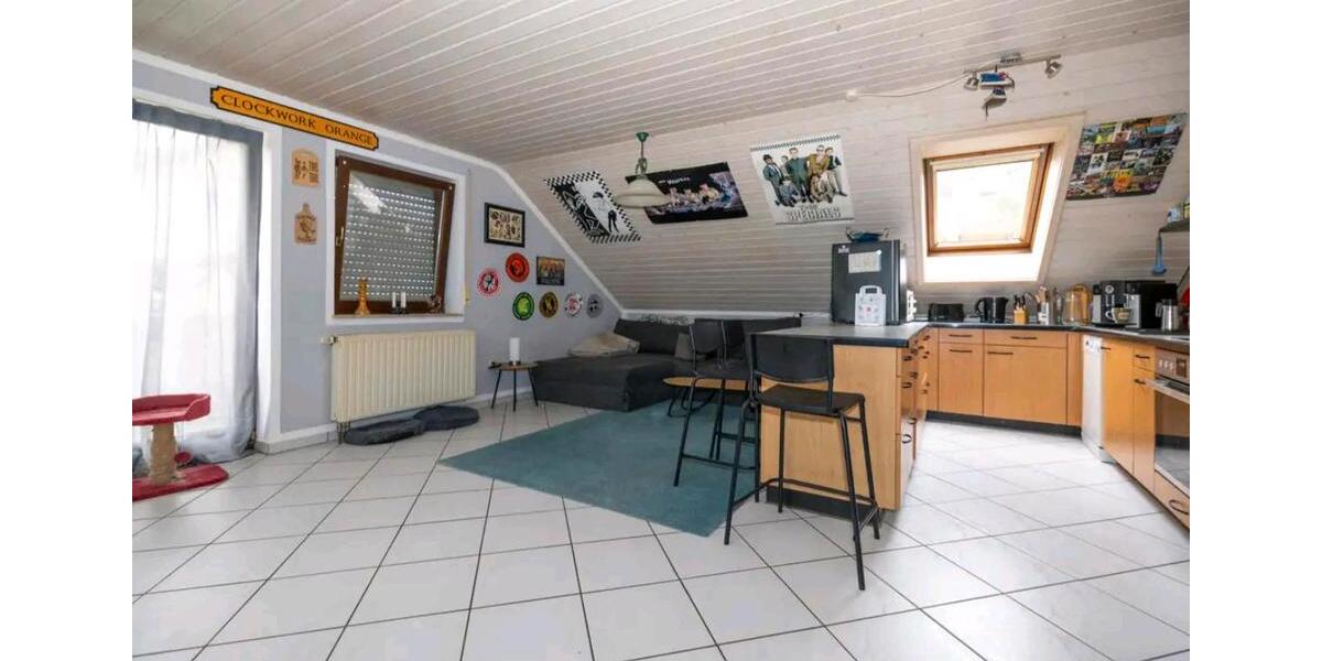 Dachgeschoßwohnung Niedereschach - 3.5 Zimmer, 90 m&sup2;, 900&euro; | Angebot:24730141