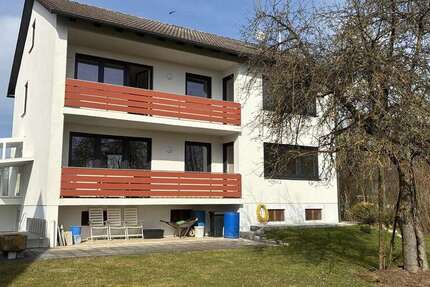 Haus Parkstetten - 8 Zimmer, 150 m&sup2;, 1.200&euro; | Angebot:26047988