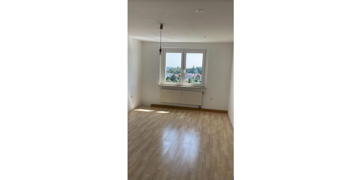 Etagenwohnung Crimmitschau - 3 Zimmer, 55 m&sup2;, 350&euro; | Angebot:26228098