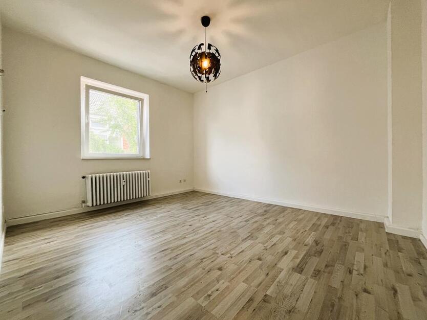 2 Zimmer Wohnung mit Balkon in Oberhausen Zentrum – WG - geeignet zimmer