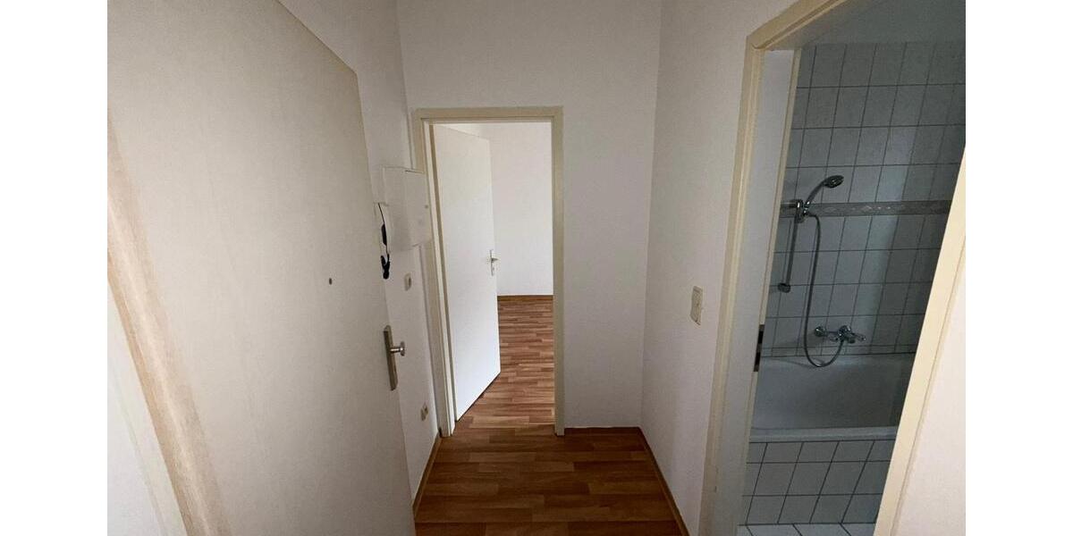 Etagenwohnung Plauen - 1 Zimmer, 39 m&sup2;, 240&euro; | Angebot:25303869